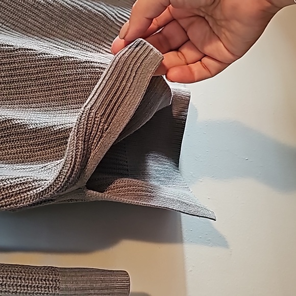 Old Navy Women's Light Sweater - Picture 3 of 6